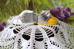 Мокасіни жовті для ляльки ростом 28 см, hand made