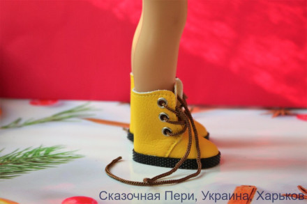 Высокие ботинки желтые  для куклы ростом 32-34 см, ручная работа