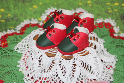 Взуття &quot;новорічні кольори&quot;  для ляльки ростом 32-34 см, ручна робота