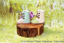 Высокие ботинки кофейно-салатные  для куклы ростом 32-34 см, ручная работа