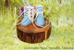 Высокие ботинки молочно-голубые  для куклы ростом 32-34 см, ручная работа
