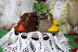 Взуття &quot;новорічні кольори&quot;-3  для ляльки ростом 32-34 см, ручна робота