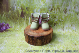 Высокие ботинки светло-салатные  для куклы ростом 32-34 см, ручная работа