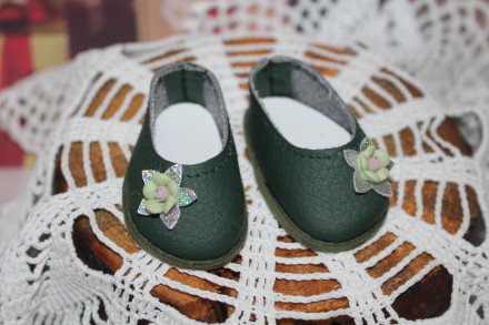 Туфлі зелені з декором для ляльки ростом 32-34 см, hand made