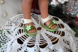 Босоніжки з зеленою квіткою  для ляльки ростом 28 см, ручна робота