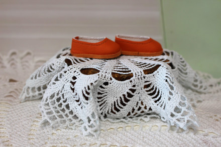 Туфлі помаранчеві для ляльки Юмі 28 см, ручна робота