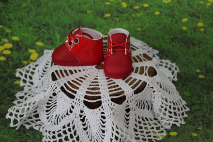 Взуття червоне  для ляльки ростом 32-34 см, ручна робота