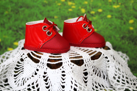 Взуття червоне  для ляльки ростом 32-34 см, ручна робота