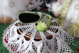 Туфлі салатні з декором для ляльки ростом 32-34  см, ручна робота