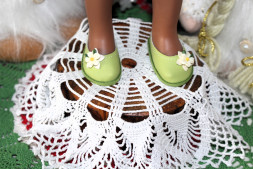 Туфлі салатні з декором для ляльки ростом 32-34  см, ручна робота