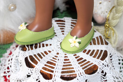 Туфлі салатні з декором для ляльки ростом 32-34  см, ручна робота